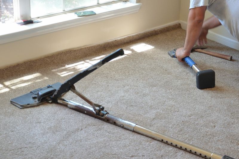 Skilled Carpet Installer